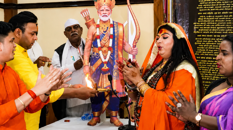 Modi worshipped at Delhi Press Club; temple construction announced